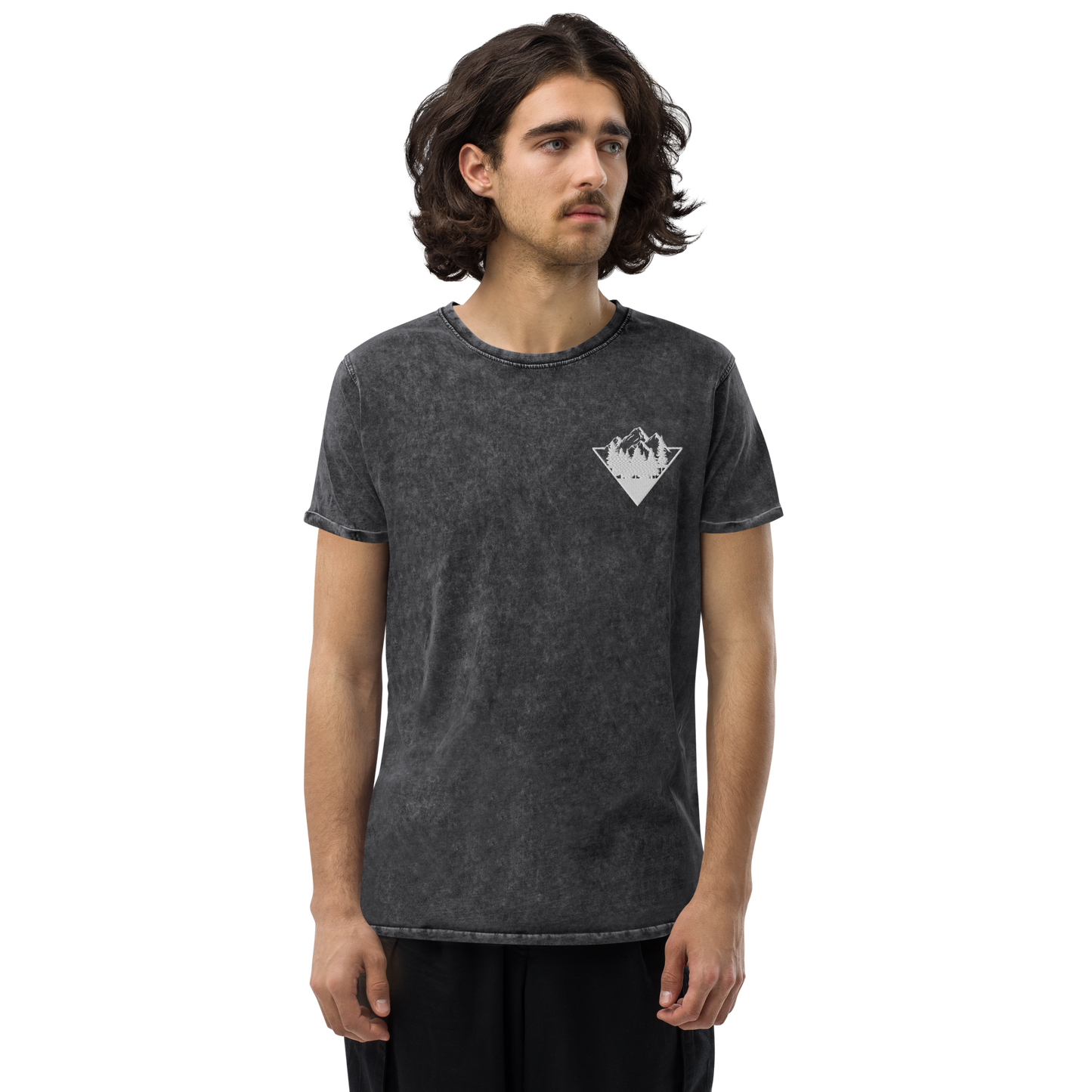 Dwarven Heritage – Denim T-Shirt mit gesticktem Berglogo